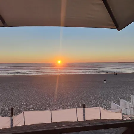 Vandrarhem Aveiro Beach Hotel *