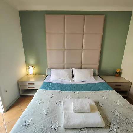Hostal Vagueira - Pool & *